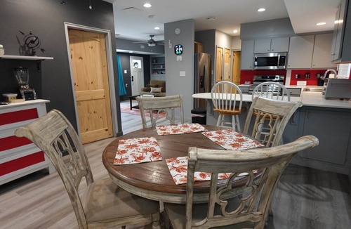 West Columbia House | Blue Magnolia Oasis
