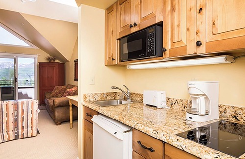 Mountain Village Apartment | Blue Mesa Lodge 32A by Avantstay Located In The Heart Of Mountain Village w/Prime Skiing Access
