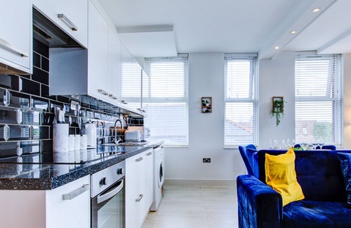 Sutton Central Apartment | Blue Moon, 1 Bed High Street