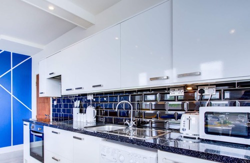 Sutton Central Apartment | Blue Moon, 1 Bed High Street