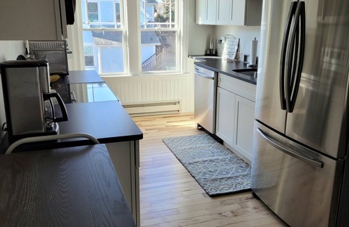 Narragansett Pier House | Blue Moon Carriage House