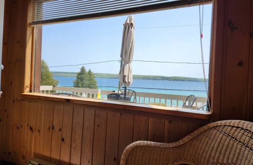 Colpoys Bay Cottage | Blue Moon Cottage