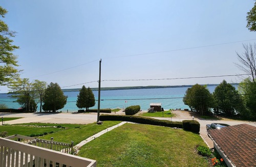 Colpoys Bay Cottage | Blue Moon Cottage