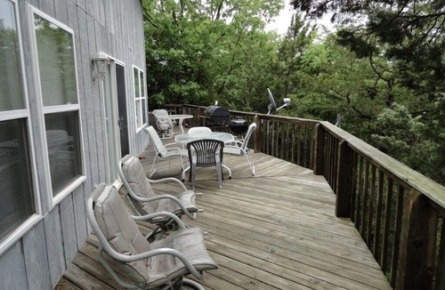 Lost Bridge Village House | Blue Moon-Lakefront-Sleeps 25! 3 Levels, On Secluded Quiet Cove-Marina Nearby