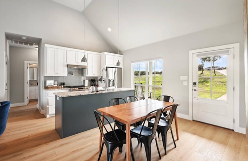 Graford House | Blue Moon PK 4/3 home in Hells Gate, Water Access w POOL & Hot Tub