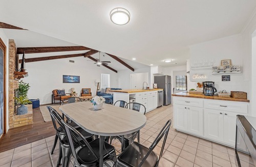 Hewitt House | Blue Moon Retreat: Spacious 4-BR Home w/Fireplace & Pool Near Waco & Baylor