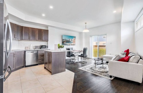 The Blue Mountains House | Blue Mountains 3BR Getaway | Near Trails & Beach