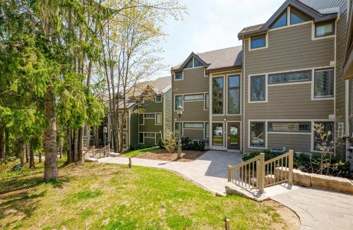 The Blue Mountains House | Blue Mountain Chalet Condo Ski in Ski Out 3 BR