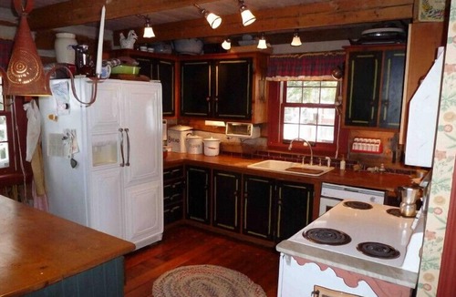Eugenia Ski Chalet | Blue Mountain Country Estate - BACK HALF SEASONAL RENTAL