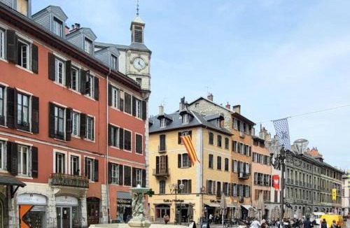 Chambery House | Blue Mountain