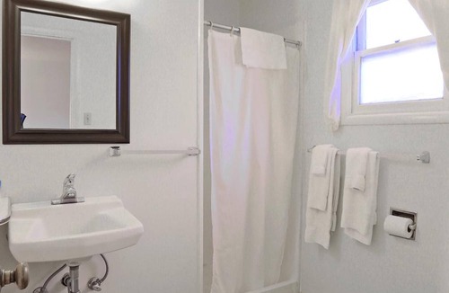 Dayton Hotel | Blue Mountain Hotel