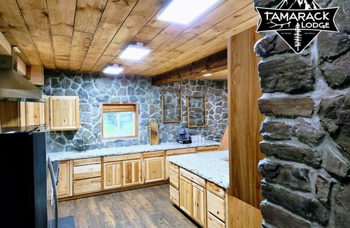 Weston Cabin | Blue Mountain Lodge with Hot Tub