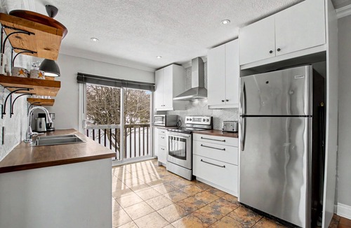 Swiss Meadows Cottage | Blue Mountain Ski-Out Chalet, 6 Bedrooms, Sleeps 16, Fire Pit