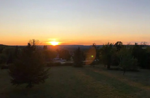 Meaford Cottage | Blue Mountain, Ski, Views,