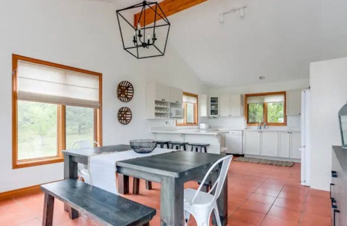 Meaford Cottage | Blue Mountain, Ski, Views,