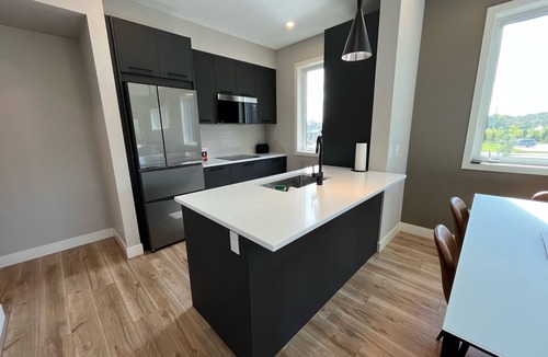 Glen Huron Condo | Blue Mountain Village Condo w/Pool - Steps from Scandinave!