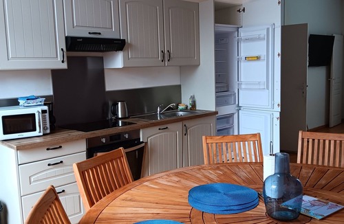 Brequerecque Apartment | Blue night