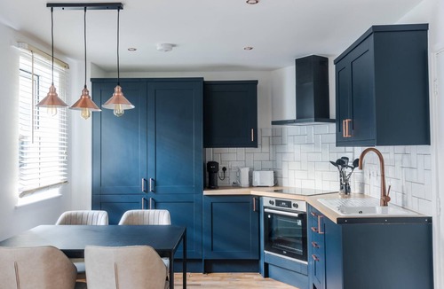 Westbourne Apartment | Blue Notes – One Bedroom in Westbourne Park