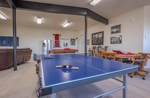 Bradley House | Blue Oak Oasis At Lake Naci