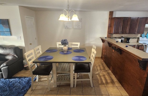 Edinburg House | Blue Oasis: Central Escape
