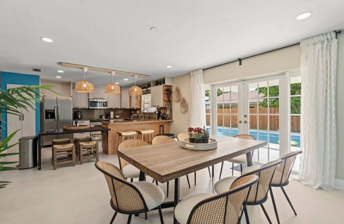 Fontainebleau House | Blue Oasis - Heated Pool 5B/3BTH