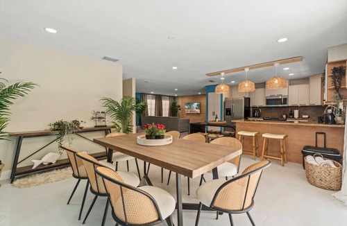 Fontainebleau House | Blue Oasis - Heated Pool 5B/3BTH