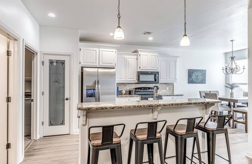 South Oklahoma City House | Blue Oasis Home - Sleeps 12