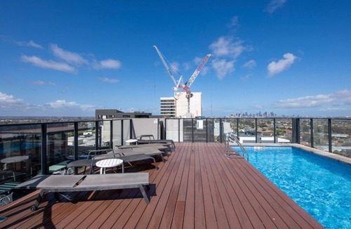 Preston Apartment | Blue Oasis Preston Rooftop Pool Escape
