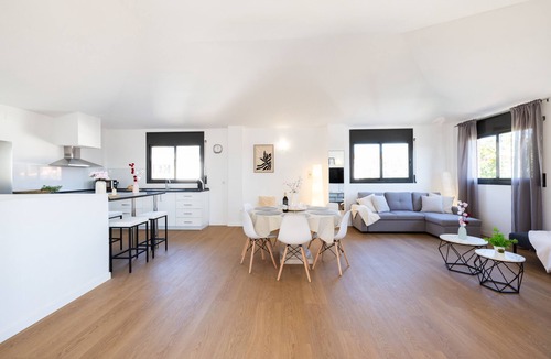 El Roc de Sant Gaieta Villa | Blue Oasis Retreat by Fidalsa