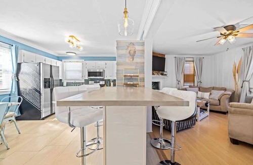 Willoughby Spit House | Blue Octopus Summary: