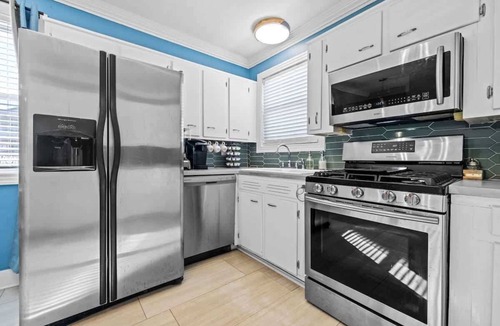 Willoughby Spit House | Blue Octopus Summary: