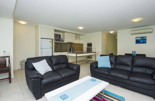 Nelly Bay Apartment | Blue on Blue Apartment 813