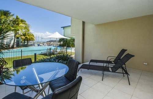 Nelly Bay Apartment | Blue on Blue Apartment 813