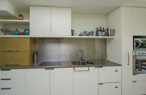 Nelly Bay Apartment | Blue on Blue Apartment 327