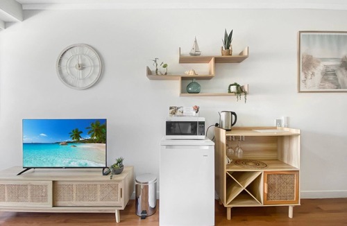 Nelly Bay Apartment | Blue on Blue Studio Room 1222