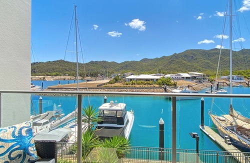 Nelly Bay Apartment | Blue on Blue Studio Room 1222