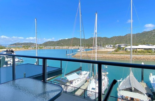 Nelly Bay Apartment | Blue on Blue Superior Studio Room 1241