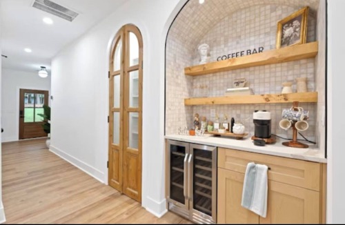 Westminster House | Blue Owl Lakefront Getaway · Hot Tub + Mini Golf + BBQ