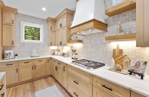 Westminster House | Blue Owl Lakefront Getaway · Hot Tub + Mini Golf + BBQ