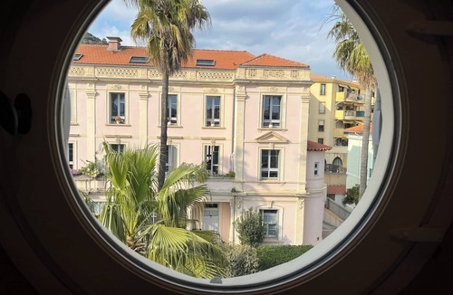 Hyeres City Centre Apartment | Blue Palm, Mansion, Beauregard Villa