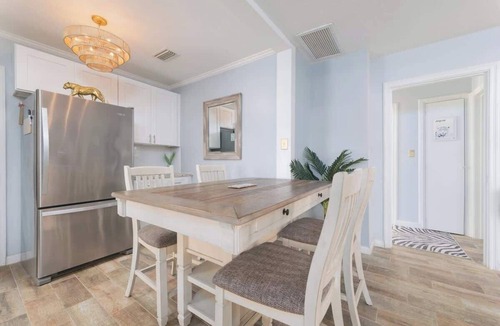 Avondale Apartment | Blue Palm Retreat | Team Joseph Ellen