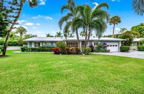 Saint Armands Key House | Blue Palm