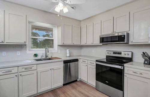 Oak Grove House | Blue Park Nest | 3 BR 2 BA