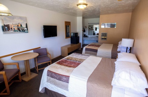 Panguitch Hotel | Blue Pine Motel