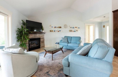 Plympton-Wyoming House | Blue Point Home- Beach Neighbourhood
