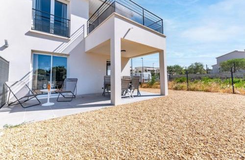 Morieres-les-Avignon Apartment | ☆ Blue Provençal Appartement ☆