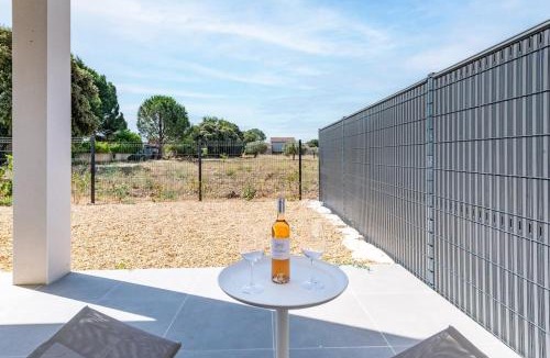 Morieres-les-Avignon Apartment | ☆ Blue Provençal Appartement ☆