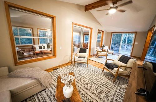 Farwell House | Blue Ribbon Cabin