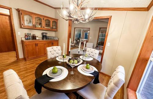 Farwell House | Blue Ribbon Cabin