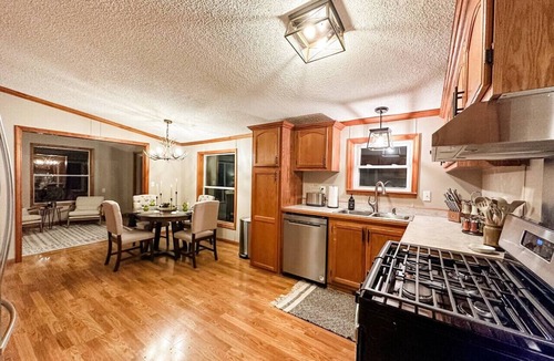 Farwell House | Blue Ribbon Cabin